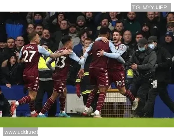 意甲争冠与保级的生死较量AC米兰主场强势击溃维罗纳的五大关键因素分析